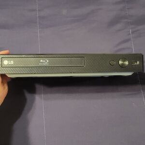 LG BP350 BLU-RAY/DVD PLAYER